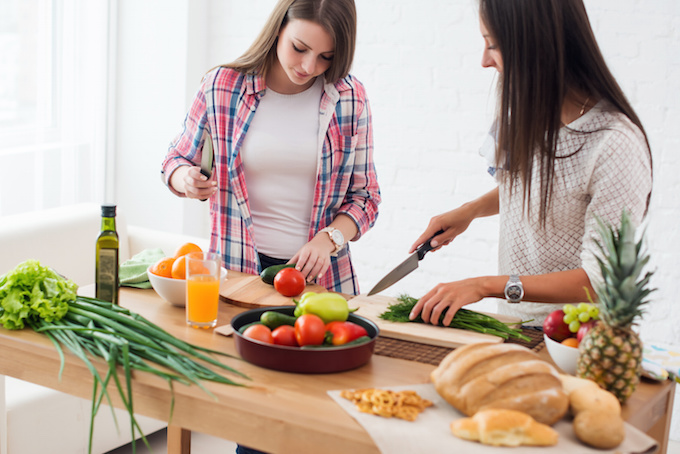 How to Host a Dinner Party