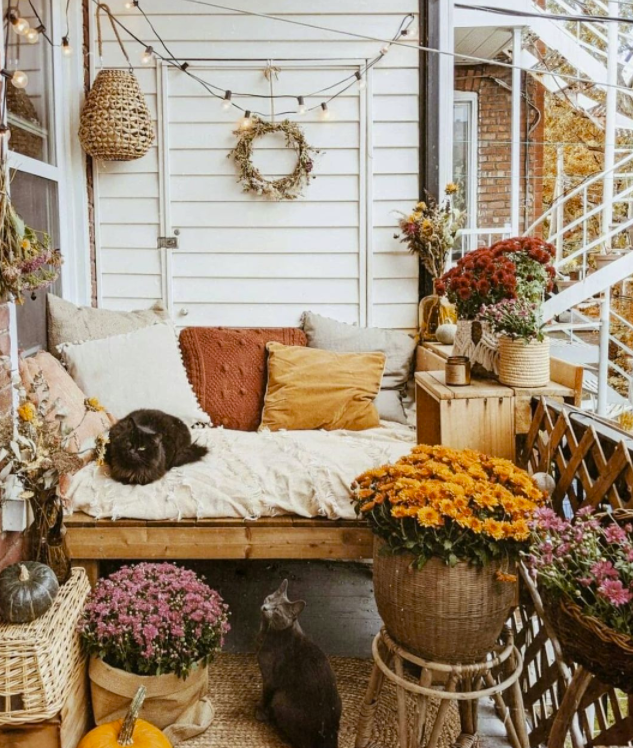 5 Ways to Take Your Outdoor Space from Summer to Fall