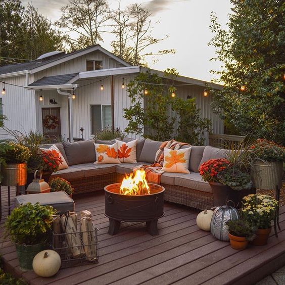 5 Ways to Take Your Outdoor Space from Summer to Fall