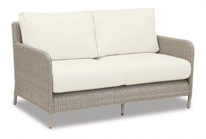 3301-22 Manhattan Loveseat